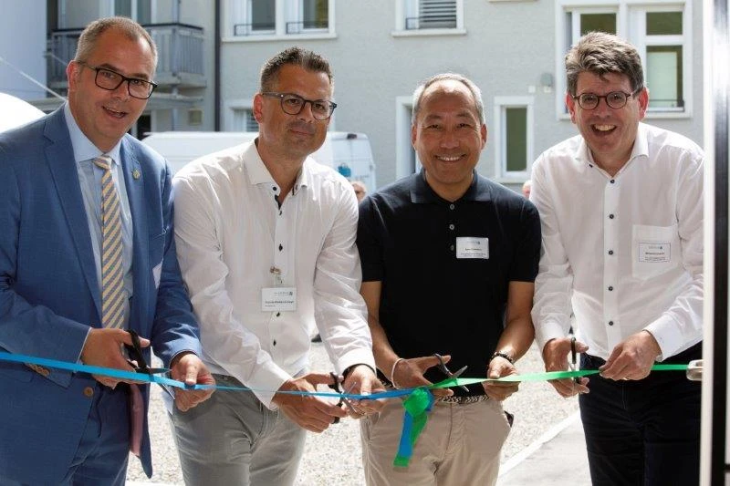 Eröffnungsfeier mit Banddurchschneiden der Murg-Stiftung